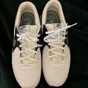 Size 10 Nike Air Max tennis shoes